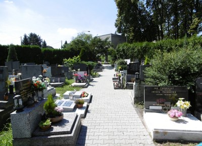 Během dušiček posílí doprava a strážníci budou hlídkovat u hřbitovů 