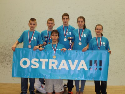 Čtyři squashové poháry pro Ostravu