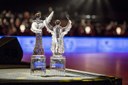 Trofeje pro vítěze z českého skla.