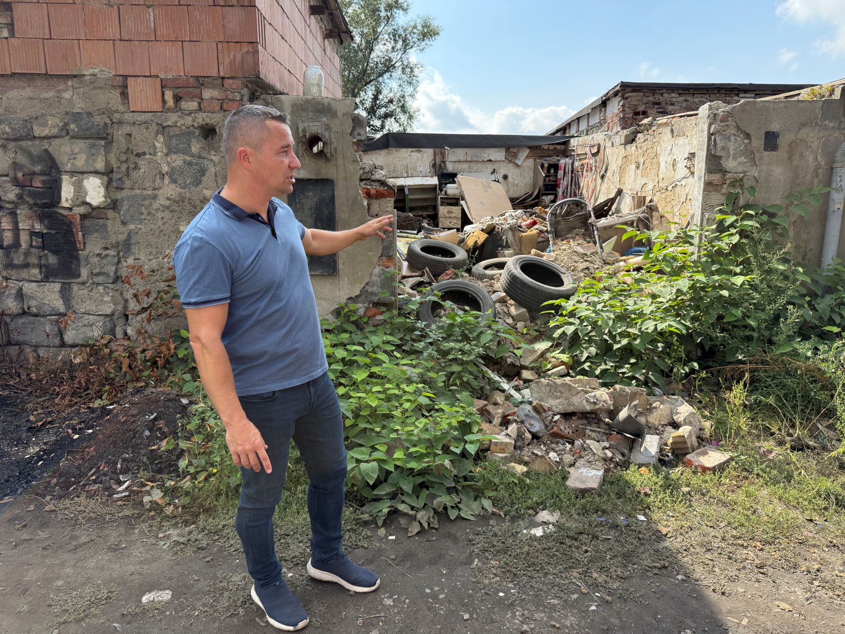 Výsledek odklízecích prací si přišel prohlédnout i náměstek primátora Aleš Boháč. Foto: MMO