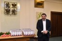 Náměstek primátora Martin Štěpánek poděkoval dárcům krve. 