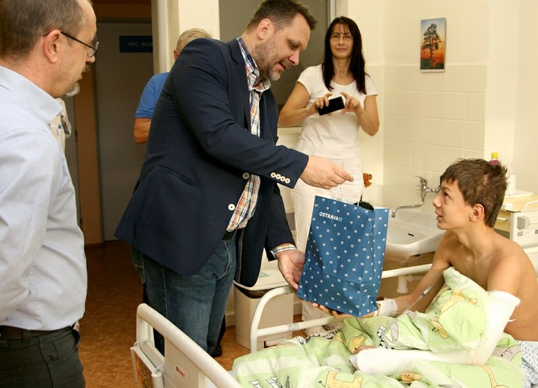 Dárečky od města potěšily dětská srdce