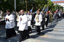 Liturgický průvod se po mši vydal k ostravskému biskupství. 