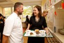 Náměstkyně primátora Andrea Hoffmannová (na snímku s Davidem Valíčkem) rovněž ochutnala dětské degustační menu. 