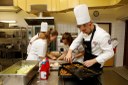 V kuchyni vypomáhali studenti středních gastronomických škol. 