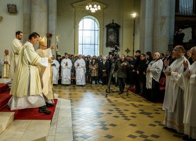 Do renovované katedrály se vrátili věřící