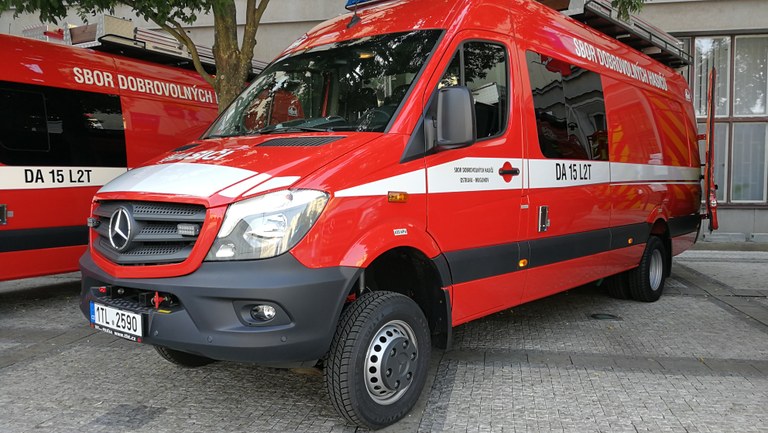 Dobrovolní hasiči mají moderní zásahové vozy