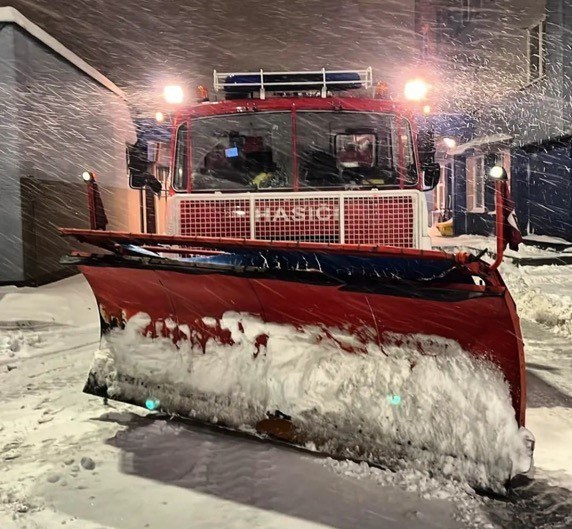 Dobrovolní hasiči pomáhali se sněhovým přívalem