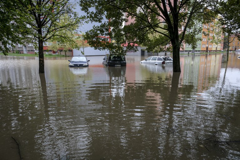 DOPORUČENÍ PRO OCHRANU ZDRAVÍ PŘI POHYBU V OBJEKTECH POSTIŽENÝCH POVODNÍ