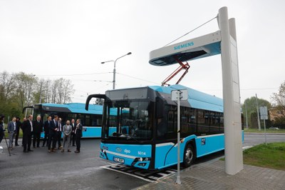 Dopravní podnik zařazuje do provozu největší flotilu elektrobusů v Česku