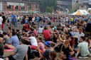 První festivalový den zaznamenal návštěvu na 30 tisíc lidí.