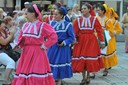 Folklorní vystoupení na Jiráskově náměstí.