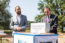 Primátor Tomáš Macura a starosta Pustkovce Stanislav Pyš během slavnostního zahájení stavby 