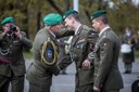 Lukáš Hirka převzal vestoje medaili od krajského vojenského velitele Jaroslava Hrabce 