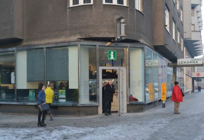 Zmodernizovaná pobočka OIS sídlí u zastávky Elektra.