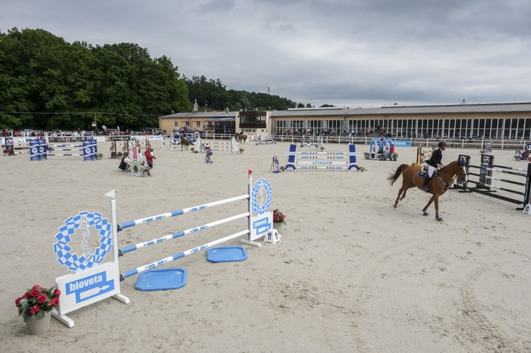 Jezdecký klub Baník má nově rekonstruované sportovní kolbiště