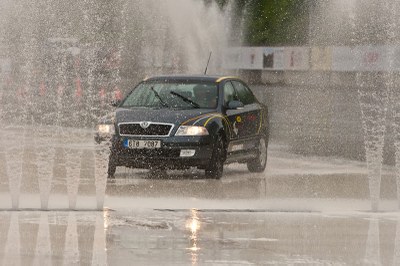 Řidiči pozor, čeká nás první jarní den na cestách!