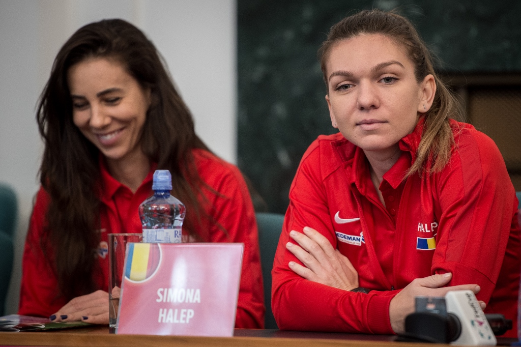 Rumunské singlistky Simona Halepová a Mihaela Buzanescuová. 