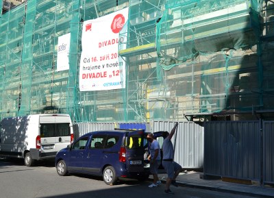 Komorní Divadlo „12“ nahradí zkušebnu