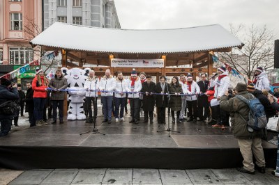 Slavnostní přestřižení pásky za účasti předsedy vlády Andreje Babiše, hejtmana Ivo Vondráka, primátora Tomáše Macury a dalších osobností. 