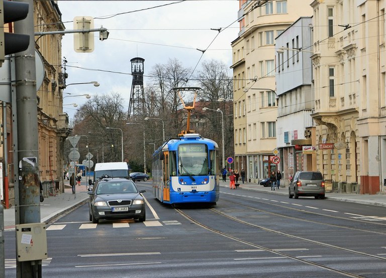 Lidé nad 65 let budou jezdit zdarma