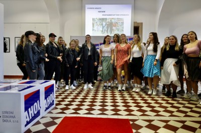 Město znovu finančně podpoří výuku cizích jazyků ve školách, talentmanagement i celkový rozvoj kvality školství
