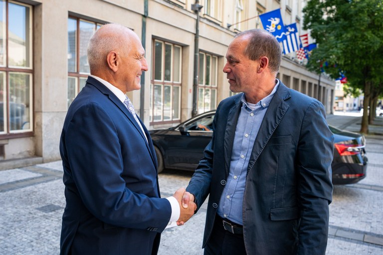Ministr Kulhánek se obeznámil s prací magistrátu v sociální oblasti
