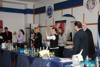 Mladí barmani a kuchaři  se utkali v soutěži AHOL CUP 2012