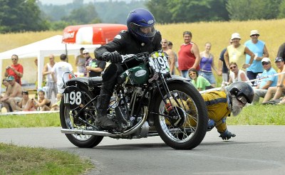 Motocykly vyjedou na trať Okruhu Františka Bartoše