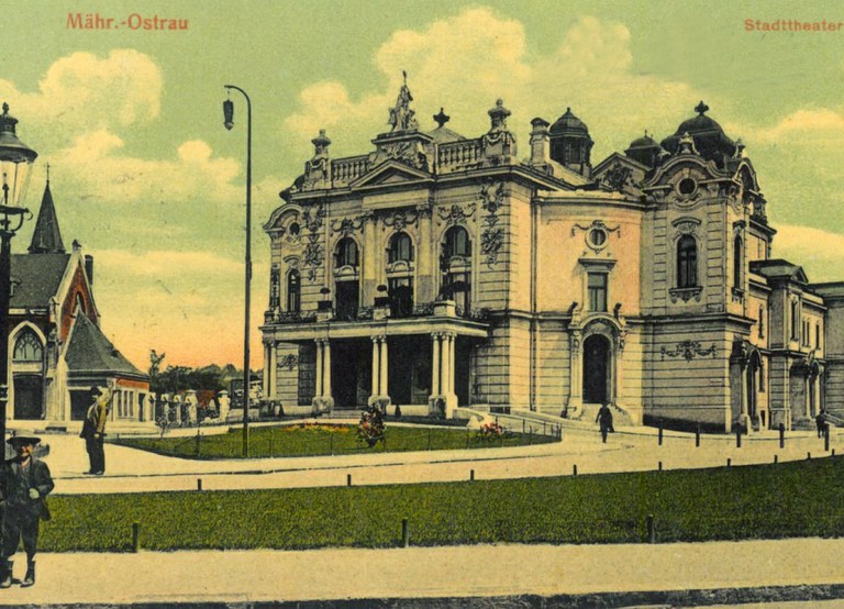 Národní divadlo moravskoslezské uvedlo své první představení před 100 lety