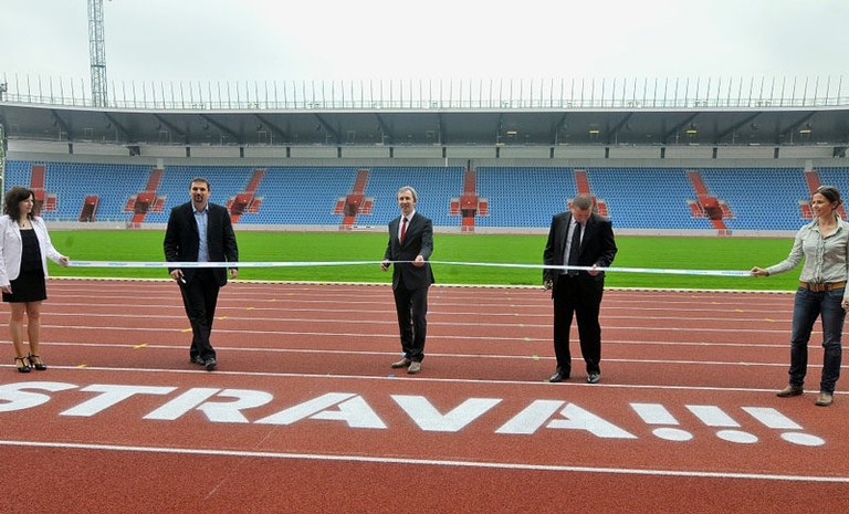 Nová tribuna městského stadionu čeká na první diváky