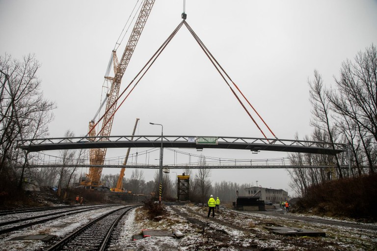 Ostrava bude mít originální lávku přes Ostravici, začala její instalace