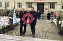 P. Kajnar (vlevo) a B. Gibas s věncem města