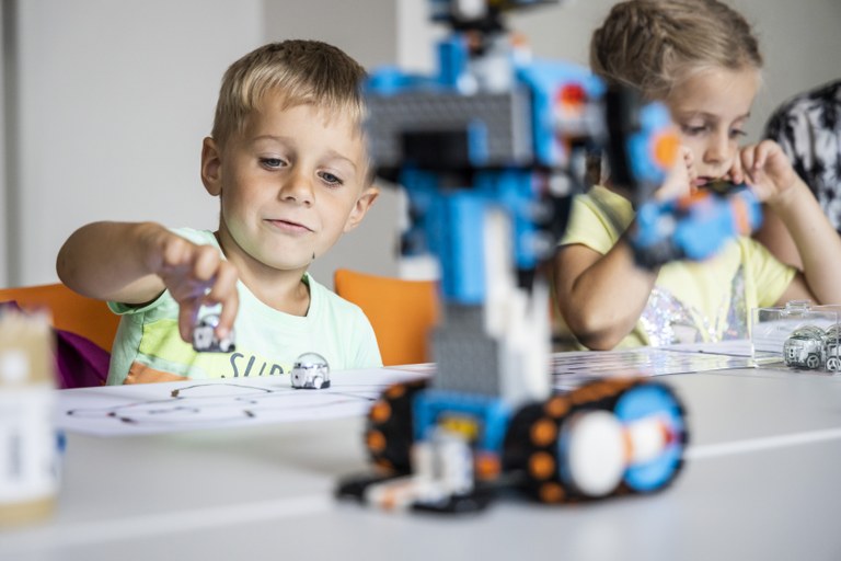 Ostravská volnočasová střediska získají moderní konektivitu. Kvalita digitálního vzdělávání i zábavy vzroste