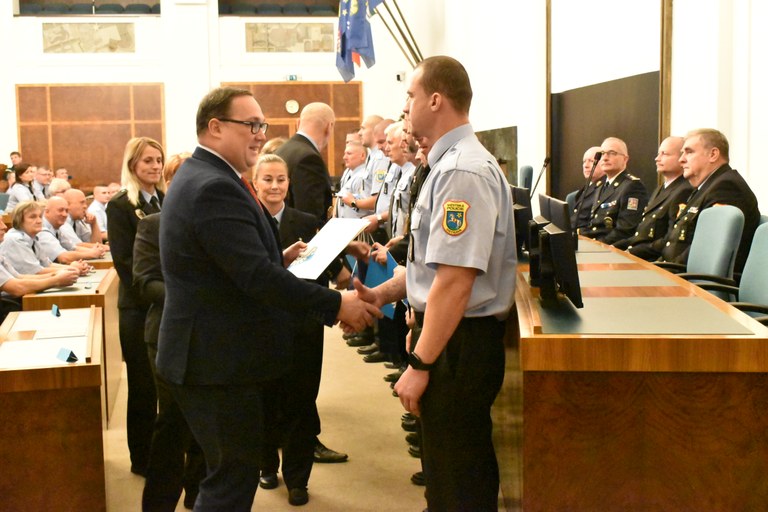 Ostravští strážníci byli oceněni za dlouholetou službu 