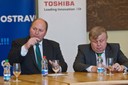 D. Roderick a J. Světlík na tiskové konferenci
