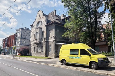 Centrum nyní přechodně sídlí v objektu někdejší lékárny