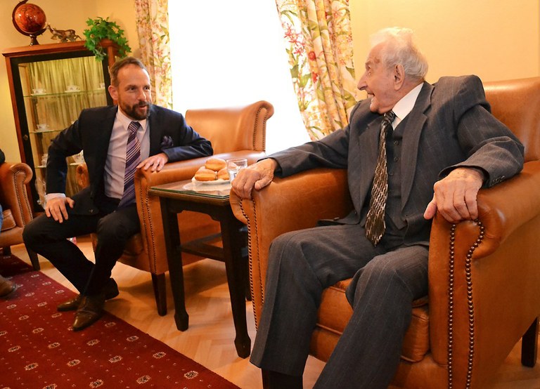 Primátor navštívil u příležitosti oslav republiky stoleté a starší občany 