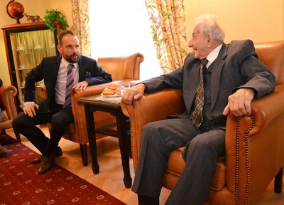 Primátor navštívil u příležitosti oslav republiky stoleté a starší občany 