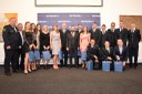 Společný snímek medailistů s primátorem Tomášem Macurou, gen. Vladimírem Vlčkem, Tomášem Lefnerem a Martinem Juroškou. 