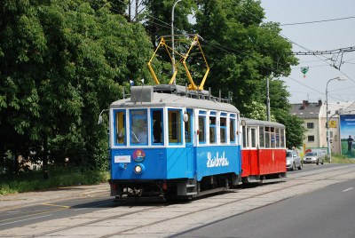 Projížďky historickými vozidly