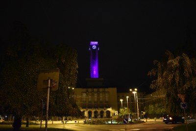 Purpurově nasvícené dominanty připomenou Světový den předčasně narozených dětí