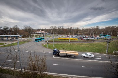 Rekonstrukce parkoviště P + R nabídne na Hranečníku dalších 86 parkovacích míst