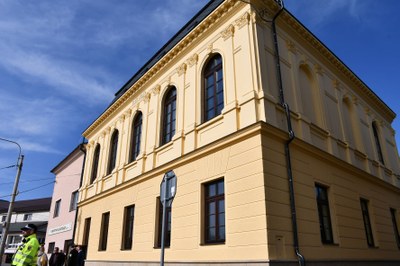 Starobělský Zlatý jelen se otevírá jako společenské centrum