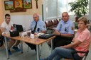 R. Liška se sestrou Věrou Kynčlovou a Ivo Kotlař se synem Janem.