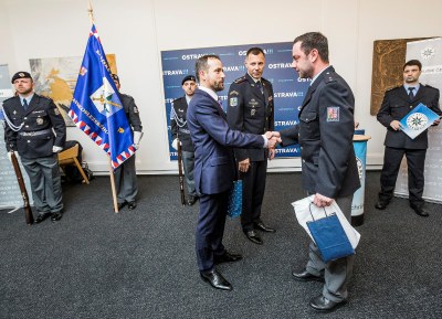 Své „Slibuji!“ řekli policisté na radnici
