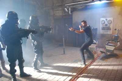 Třicetičlenný mezinárodní filmový štáb na Dole Michal 