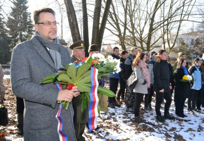 U památníku připomenuli oběti holocaustu