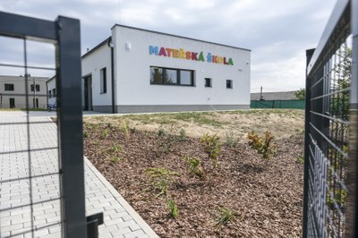 V Hošťálkovicích otevřeli supermoderní chytrou školku