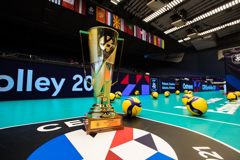 V Ostravar Aréně je k vidění trofej pro vítěze evropského volejbalového šampionátu